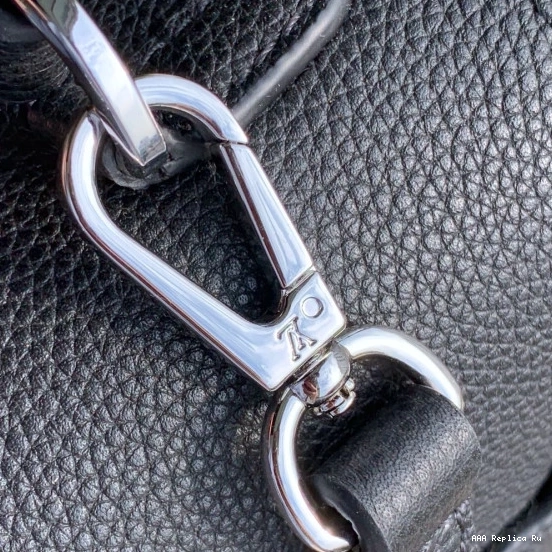 AAA Replica Ru VUITTON LOUIS EVER LOCKME BB 0813